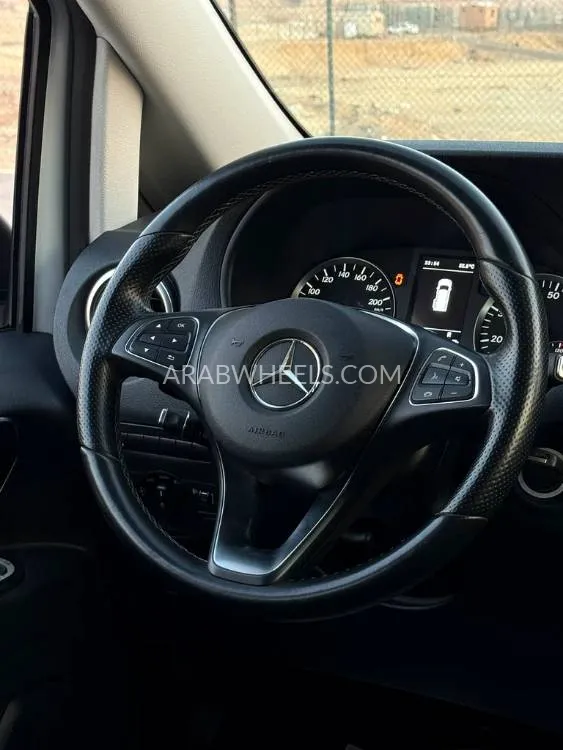 Mercedes Benz V Class 2018 for Sale in Abu Dhabi Image-6