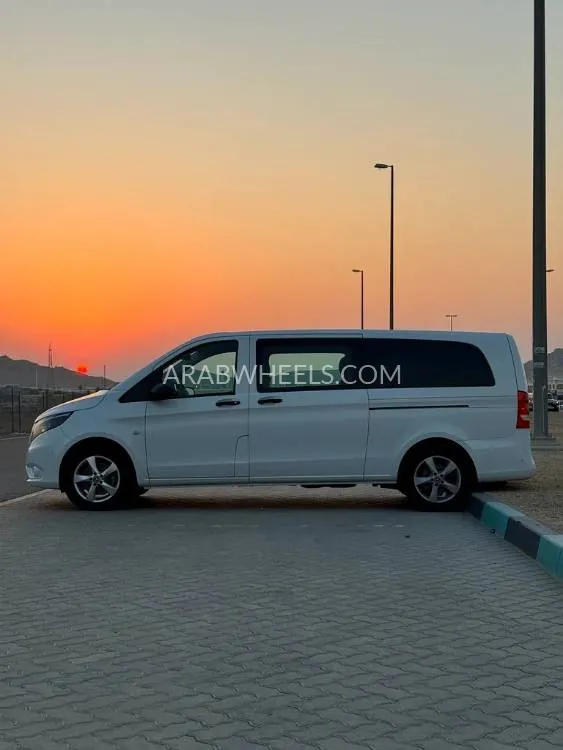 Mercedes Benz V Class 2018 for Sale in Abu Dhabi Image-7