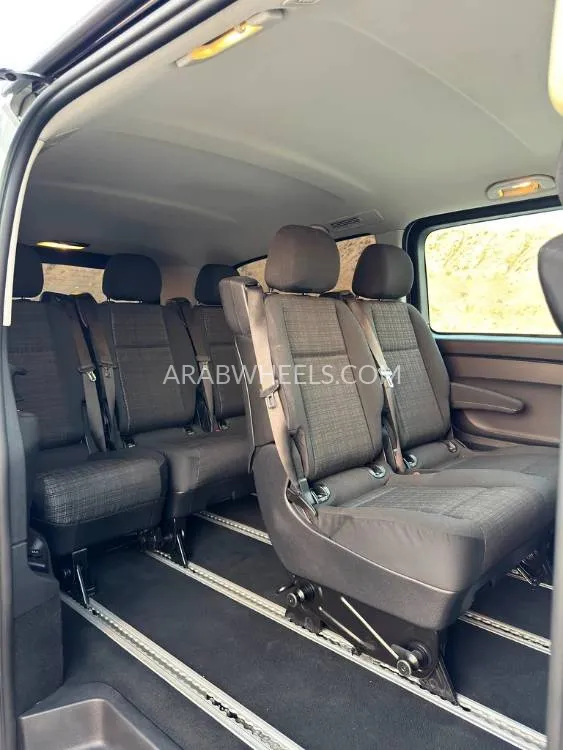 Mercedes Benz V Class 2018 for Sale in Abu Dhabi Image-18