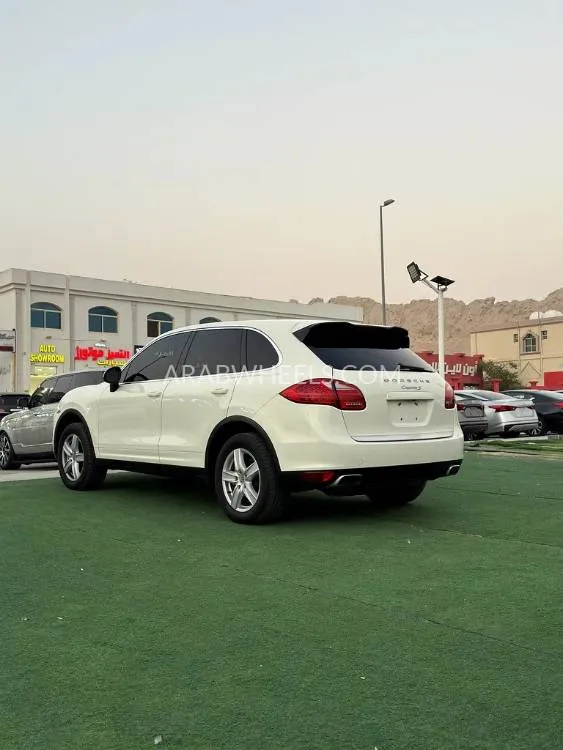 Porsche Cayenne 2011 for Sale in Abu Dhabi Image-8
