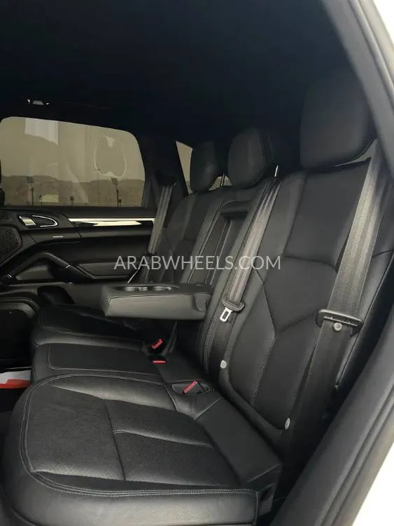 Porsche Cayenne 2011 for Sale in Abu Dhabi Image-11