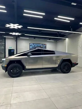Tesla Cybertruck 2024