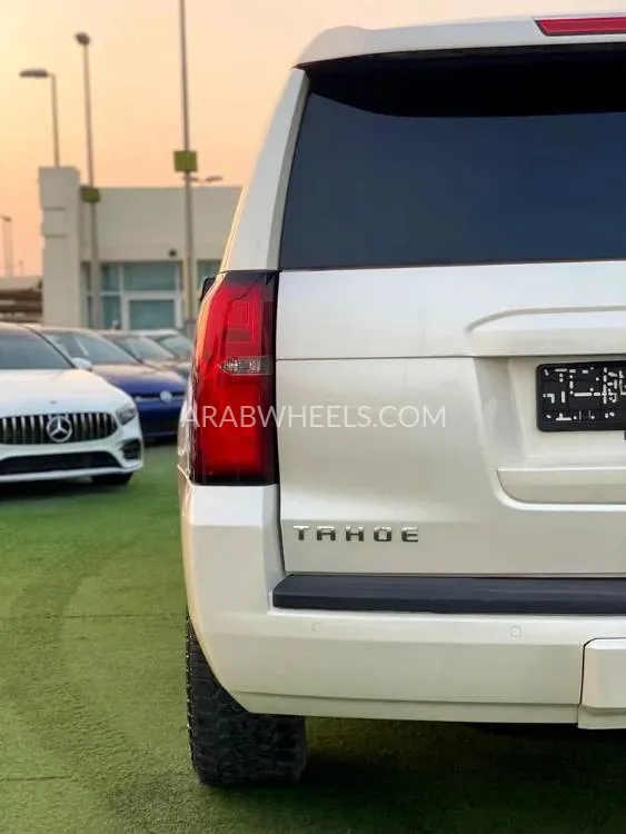 Chevrolet Tahoe 2015 for Sale in Sharjah Image-11
