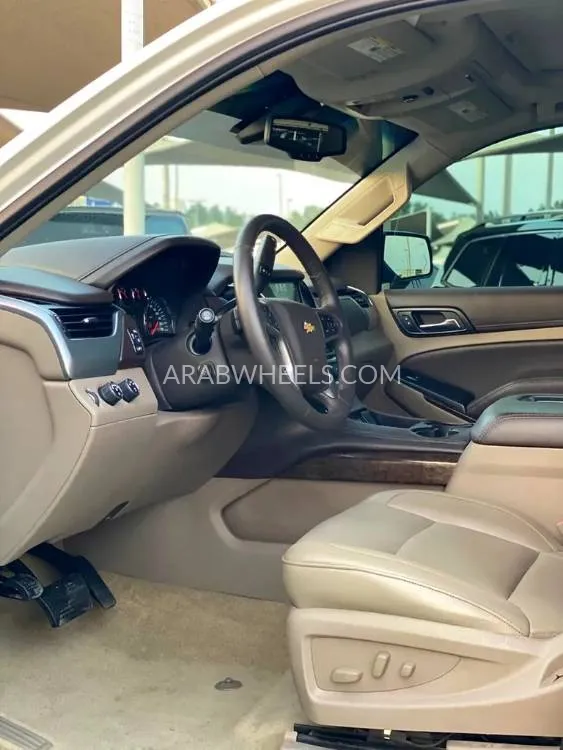 Chevrolet Tahoe 2015 for Sale in Sharjah Image-18