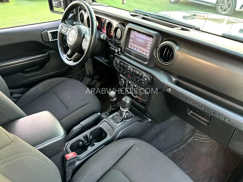 جيب رانجلر 2019 for Sale in الشارقة Image-12