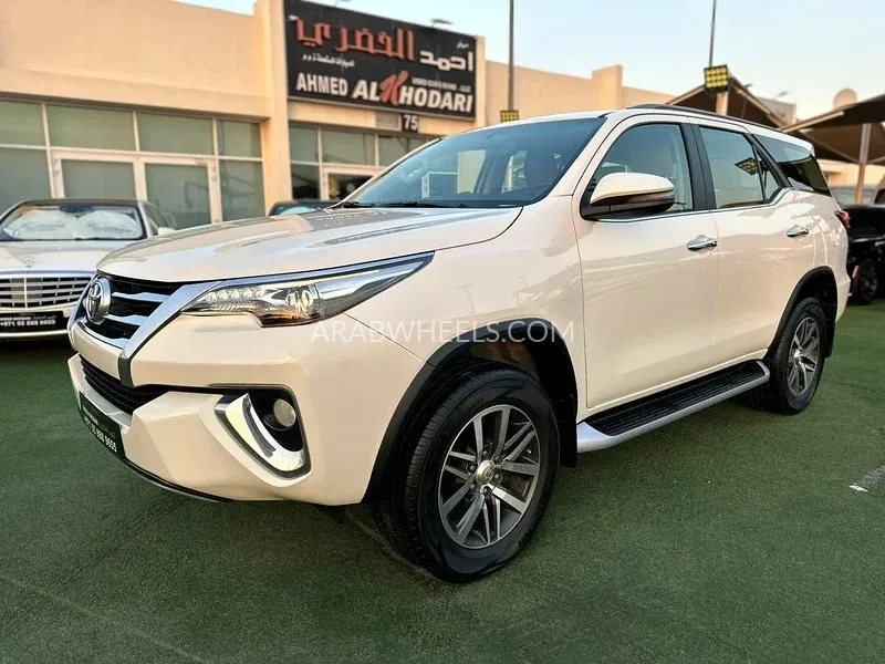 Toyota Fortuner 2020 for Sale in Sharjah Image-3