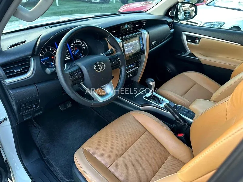 Toyota Fortuner 2020 for Sale in Sharjah Image-12