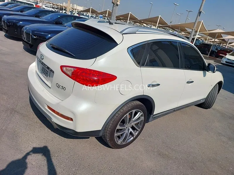 Infiniti QX50 2017 for Sale in Sharjah Image-6