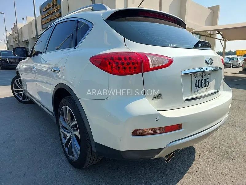 Infiniti QX50 2017 for Sale in Sharjah Image-9