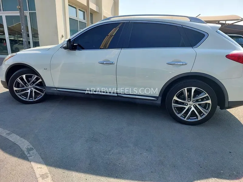 Infiniti QX50 2017 for Sale in Sharjah Image-11