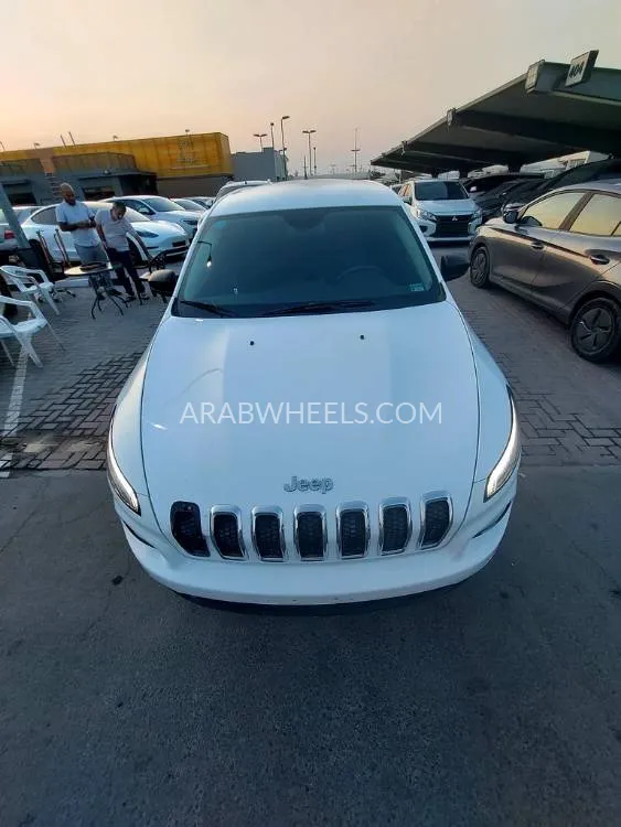 جيب شيروكي 2017 for Sale in الشارقة Image-15
