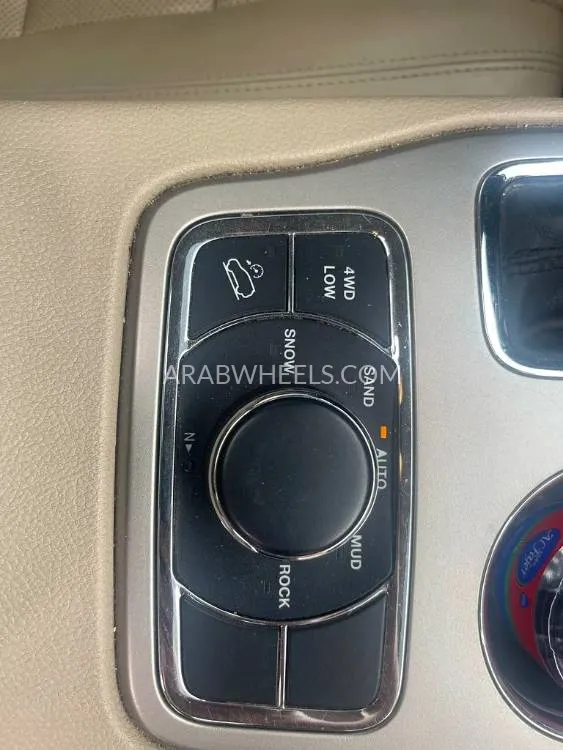 Jeep Grand Cherokee L 2017 for Sale in Sharjah Image-13