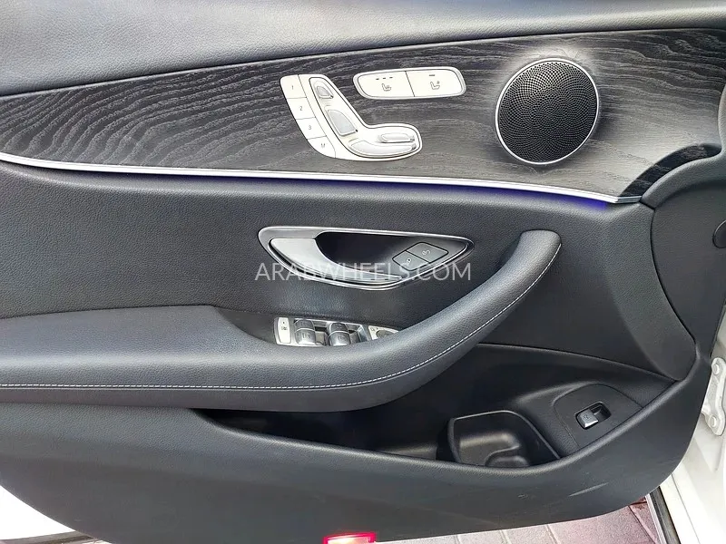 Mercedes Benz E Class 2017 for Sale in Sharjah Image-16