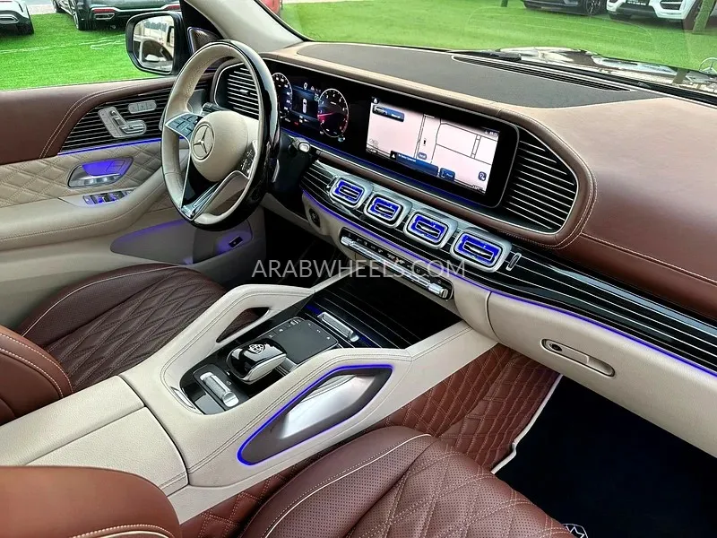 مرسيدس بنز GLS 2024 for Sale in الشارقة Image-18