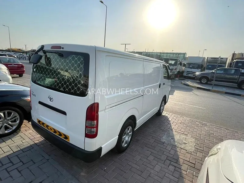 تويوتا هايس 2020 for Sale in الشارقة Image-6