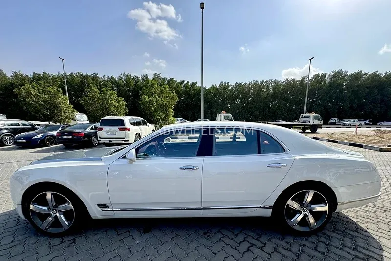 Bentley Mulsanne 2013 for Sale in Sharjah Image-7