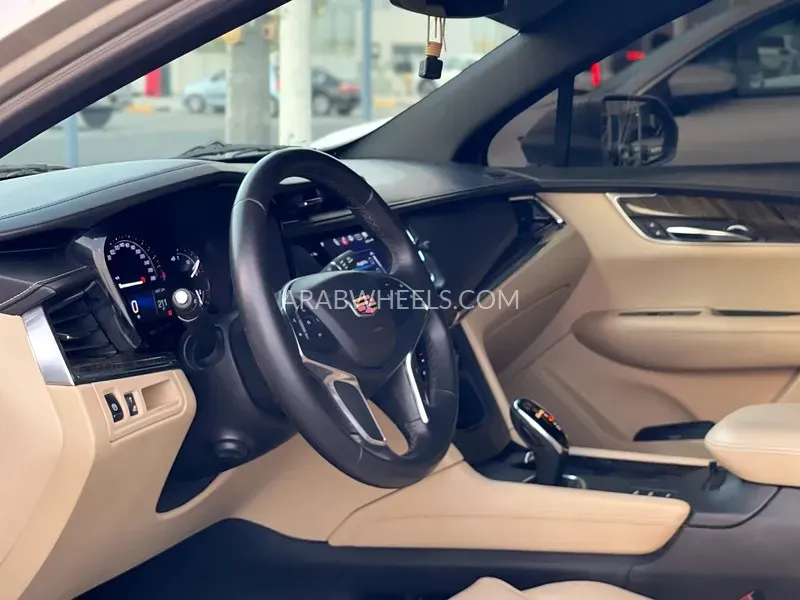 Cadillac XT5 2017 for Sale in Sharjah Image-7