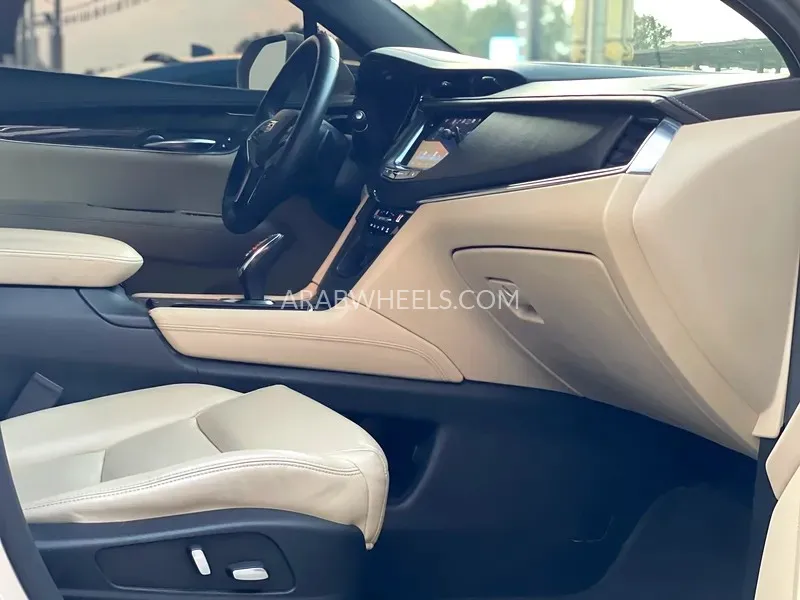 Cadillac XT5 2017 for Sale in Sharjah Image-16