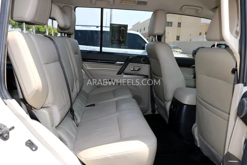 Mitsubishi Pajero 2020 for Sale in Abu Dhabi Image-11