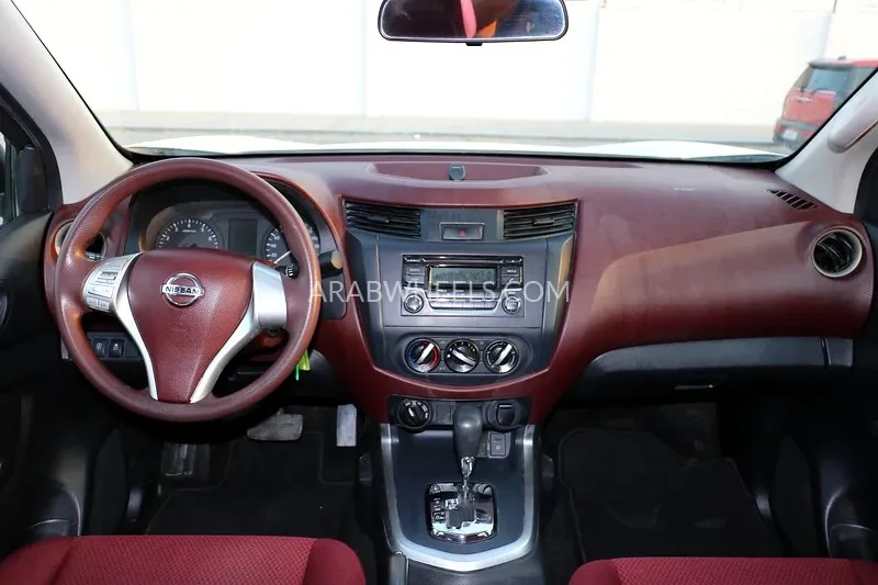 Nissan Navara 2022 for Sale in Abu Dhabi Image-9