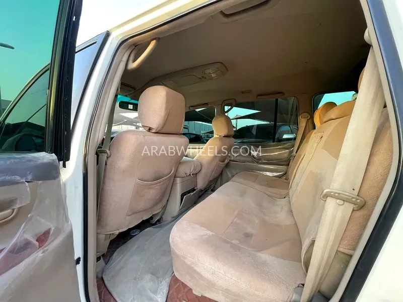 Toyota Land Cruiser 2005 for Sale in Sharjah Image-9