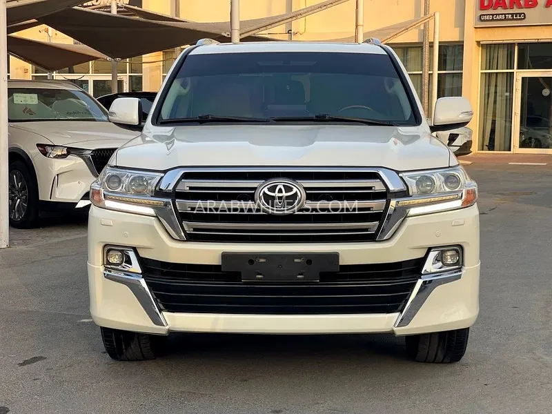 Toyota Land Cruiser 2018 for Sale in Sharjah Image-2