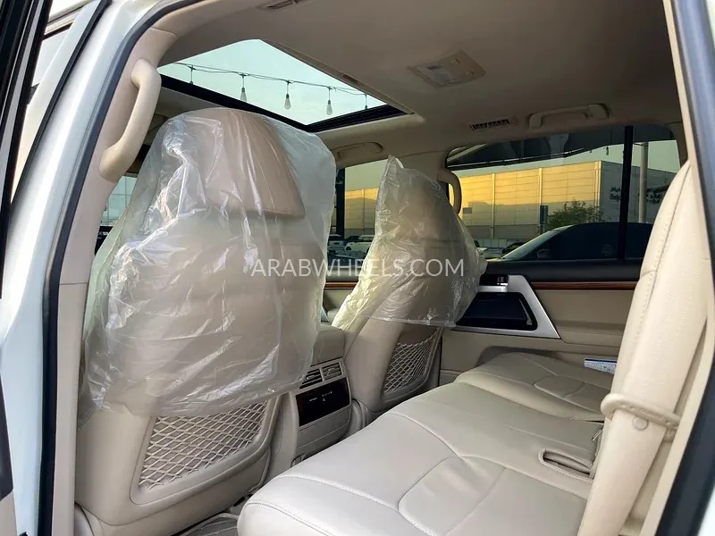 Toyota Land Cruiser 2018 for Sale in Sharjah Image-14
