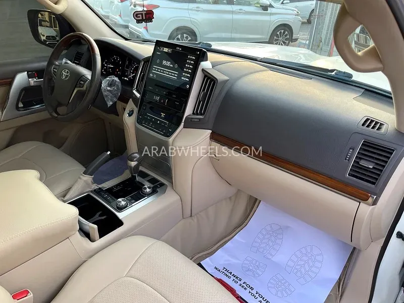 Toyota Land Cruiser 2018 for Sale in Sharjah Image-15