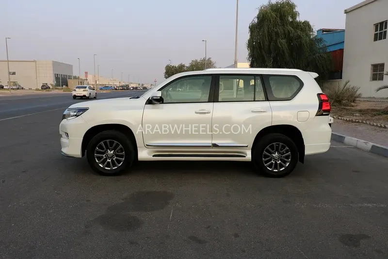 Toyota Land Cruiser Prado 2019 for Sale in Abu Dhabi Image-3