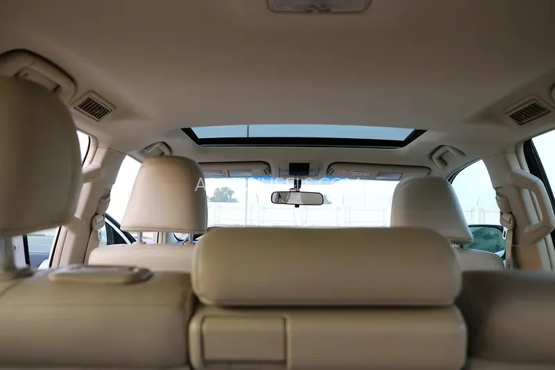 Toyota Land Cruiser Prado 2019 for Sale in Abu Dhabi Image-11