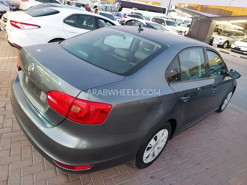 Volkswagen Jetta 2013 for Sale in Sharjah Image-5