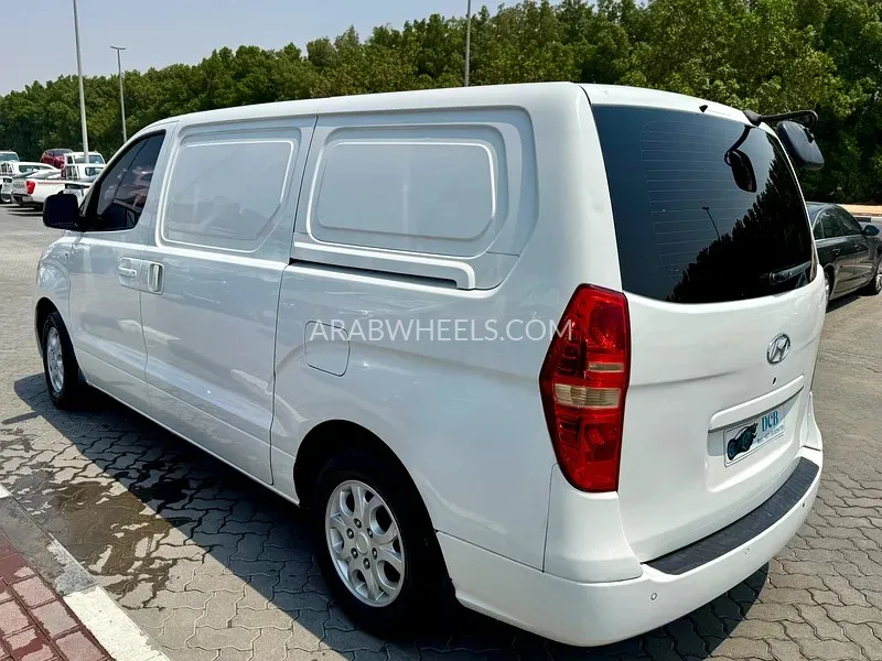 هيونداي H1 2016 for Sale in الشارقة Image-4