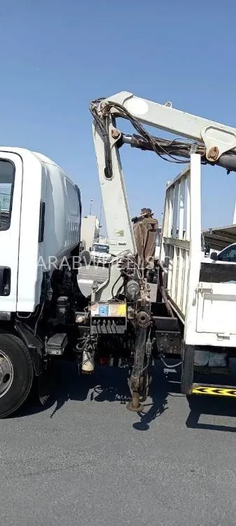 Isuzu Elf 2019 for Sale in Sharjah Image-10