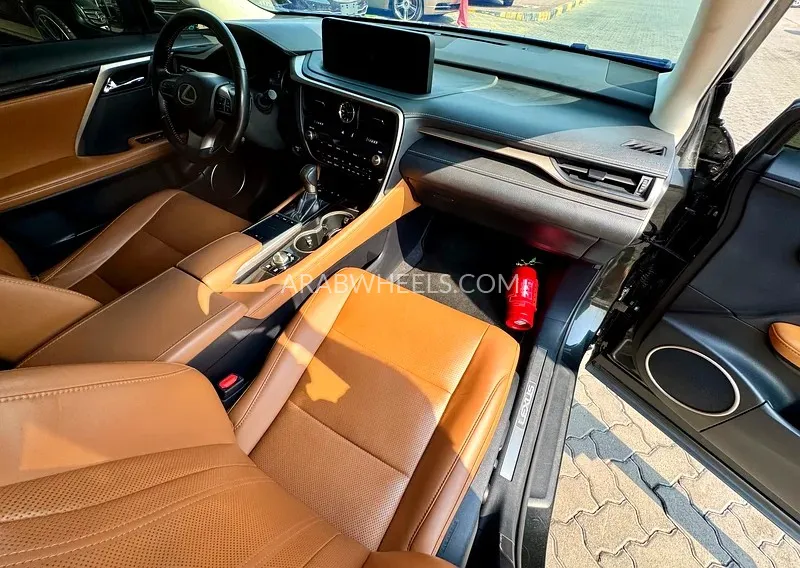 Lexus RX 2020 for Sale in Sharjah Image-16
