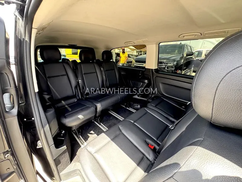 Mercedes Benz V Class 2019 for Sale in Sharjah Image-14