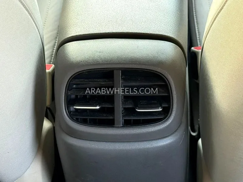 هيونداي إلنترا 2023 for Sale in الشارقة Image-14