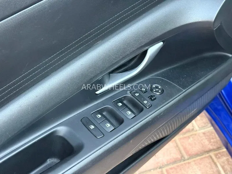 Hyundai Elantra 2022 for Sale in Sharjah Image-15