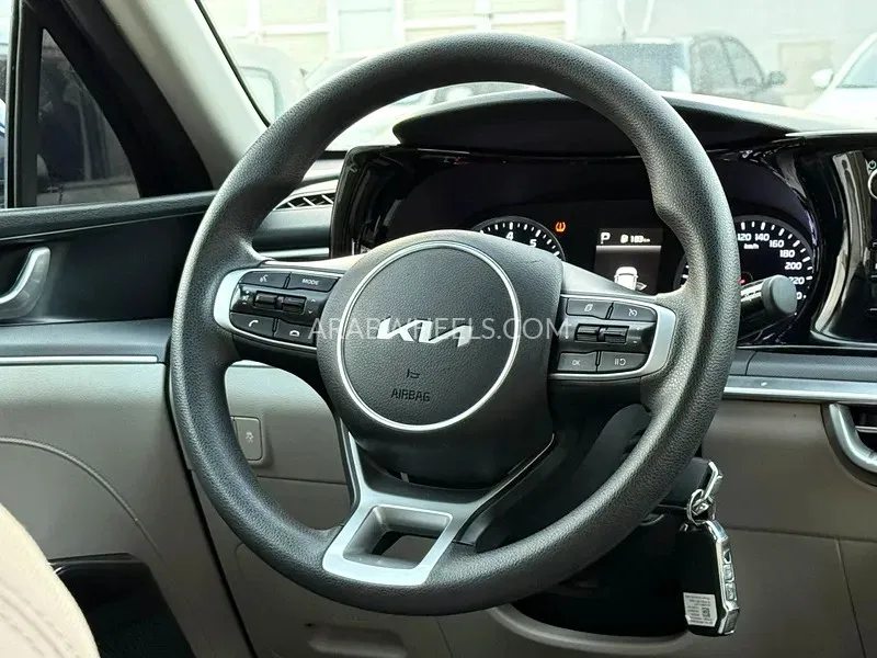 Kia K5 2023 for Sale in Sharjah Image-15