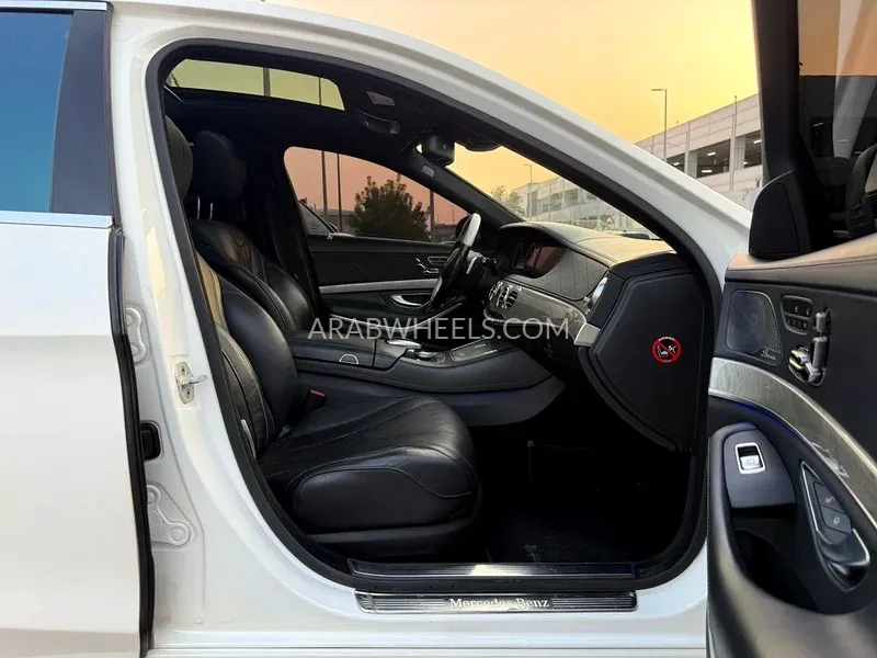 Mercedes Benz CLS Class 2015 for Sale in Sharjah Image-10