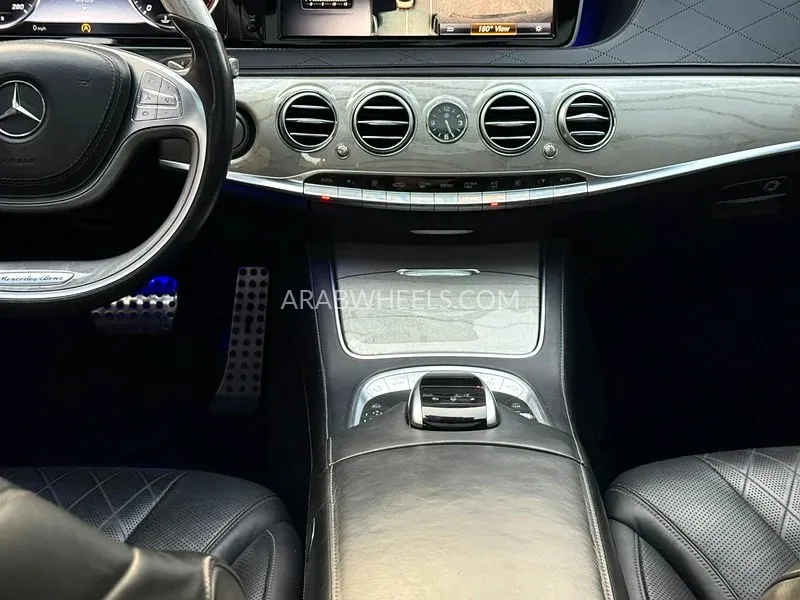 Mercedes Benz CLS Class 2015 for Sale in Sharjah Image-18
