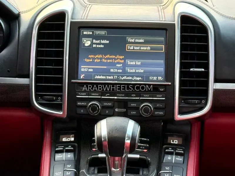 Porsche Cayenne 2014 for Sale in Sharjah Image-16