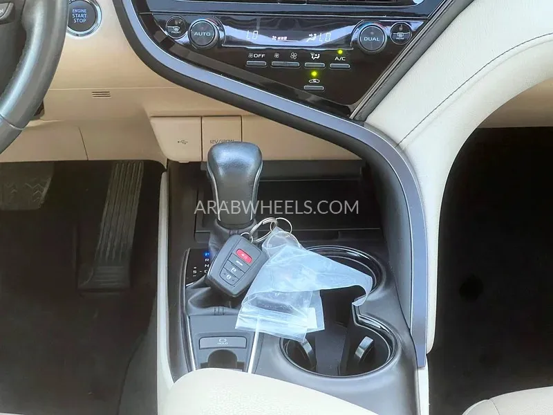 Toyota Camry 2023 for Sale in Sharjah Image-15