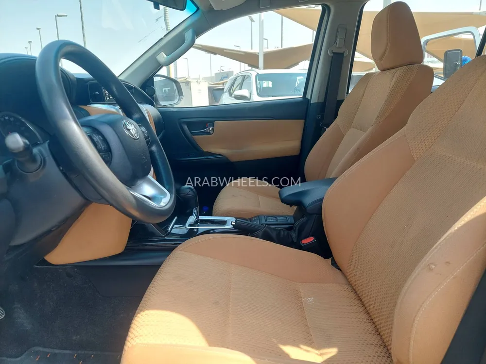 Toyota Fortuner 2020 for Sale in Sharjah Image-8