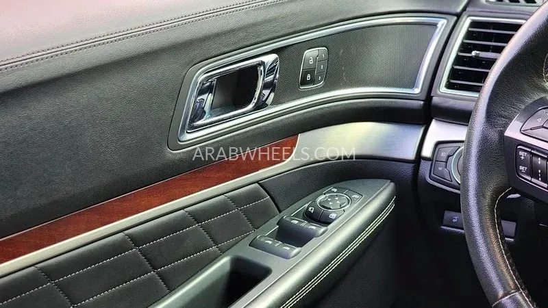 Ford Explorer 2019 for Sale in Dubai Image-13