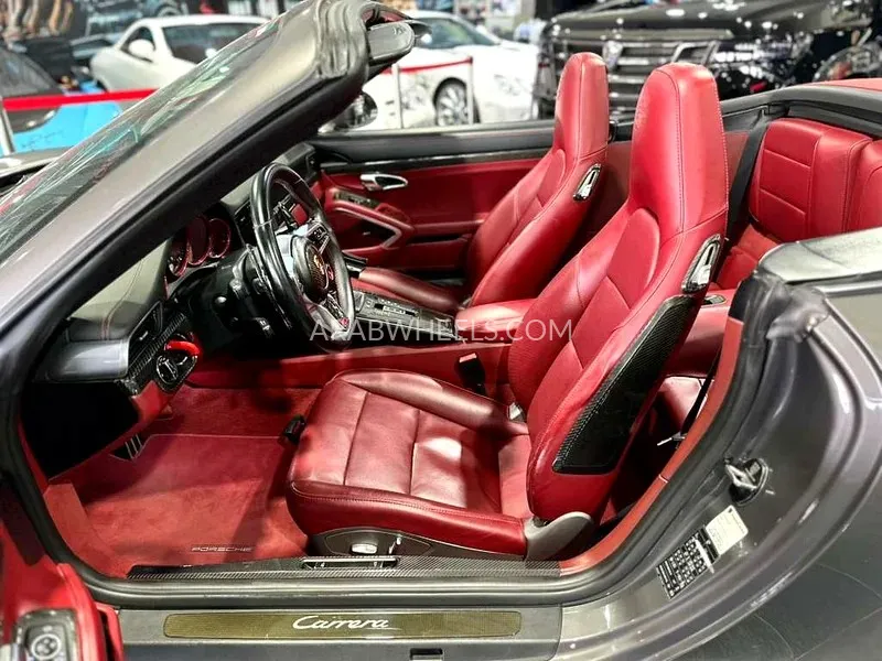 بورشه 911 2017 for Sale in دبي Image-5