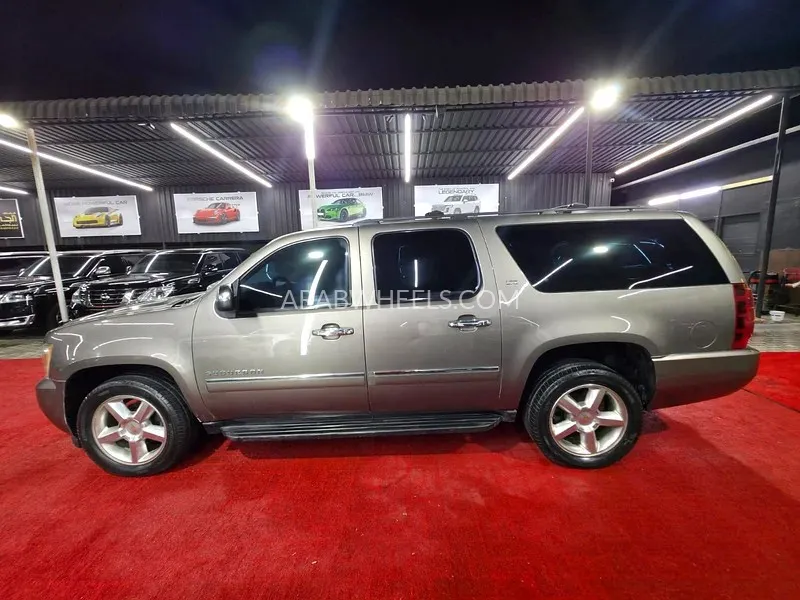 شيفروليه سوبربان 2014 for Sale in عجمان Image-4