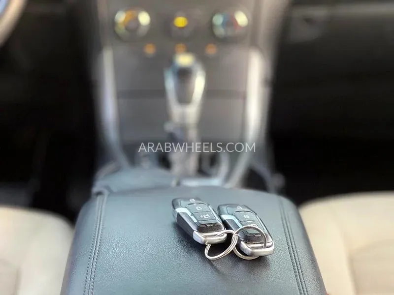 Ford Edge 2016 for Sale in Sharjah Image-15