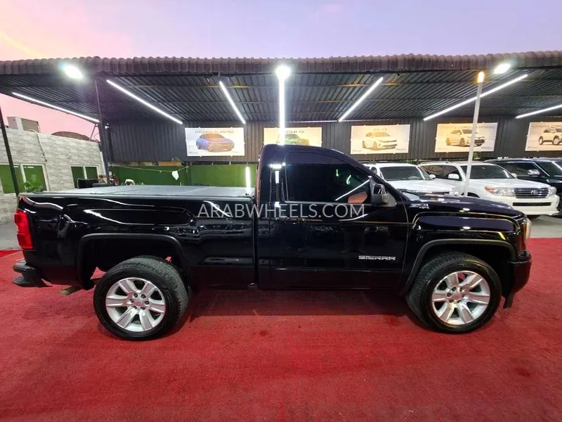 GMC Sierra 2018 for Sale in Ajman Image-16