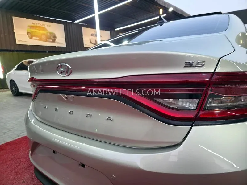 Hyundai Azera 2018 for Sale in Ajman Image-5