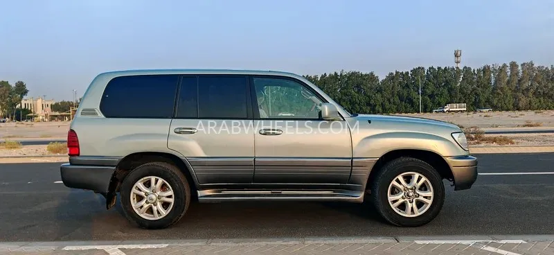 Lexus LX 2005 for Sale in Sharjah Image-10